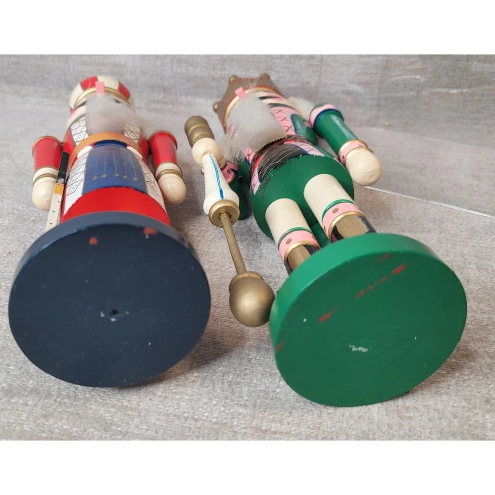 2 Wooden Nutcrackers Red Green Pink Multicolor 12
